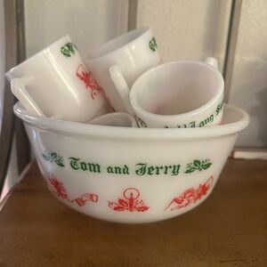 Vintage Tom and Jerry Holiday Punch Bowl Set